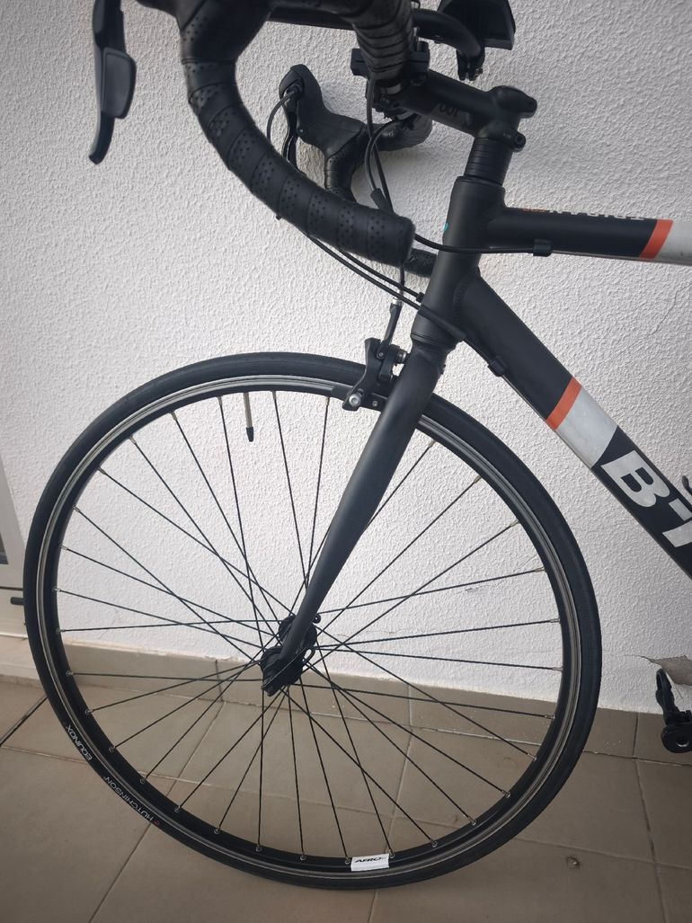 Used B Twin Triban Microshift 2016 Road & Gravel, Black — image 8 of 11