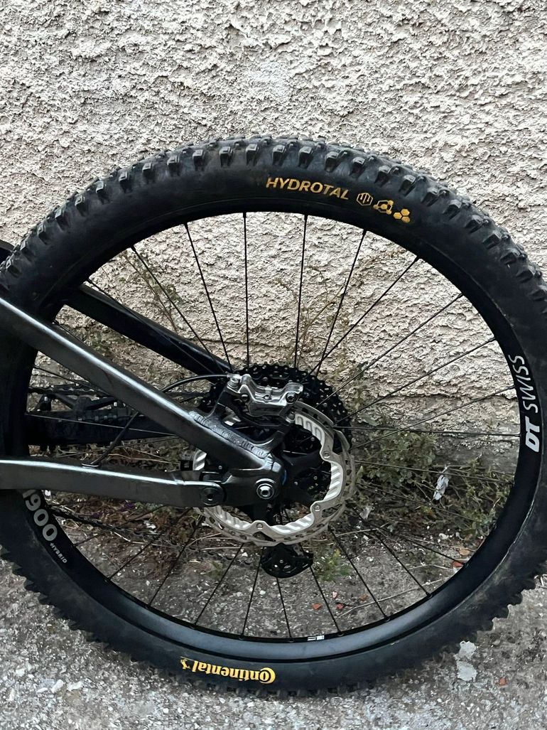 Used Vitus sommet Custom Shimano Deore 2023 Mountainbike, White — image 2 of 7