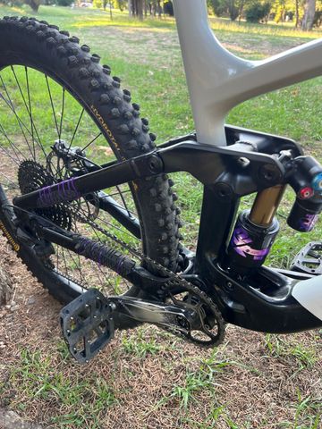Used Vitus sommet Custom Shimano Deore 2023 Mountainbike, White — image 4 of 4