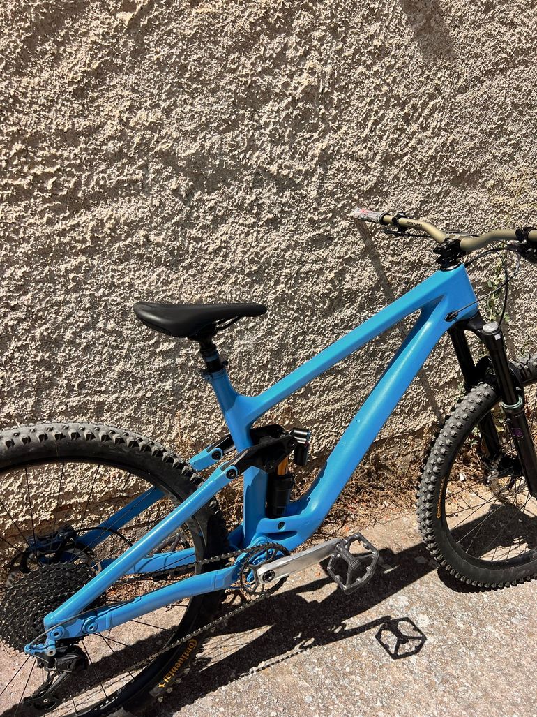 Used Vitus sommet Custom Shimano Deore 2023 Mountainbike, White — image 2 of 5