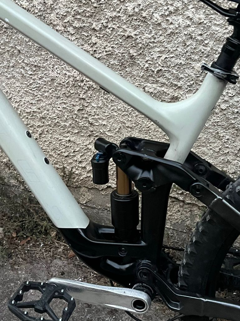 Used Vitus sommet Custom Shimano Deore 2023 Mountainbike, White — image 6 of 7