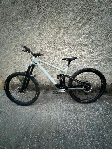 Used Vitus sommet Custom Shimano Deore 2023 Mountainbike, White — image 4 of 7