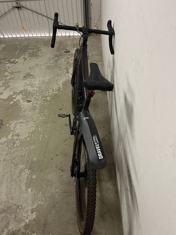 Used Giant Revolt E+, Pro 2021 2021 Road & Gravel, Black — image 3 of 3