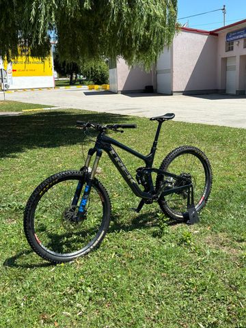 Trek Slash 9.7 Gen 5 2023 2023 MTB usato