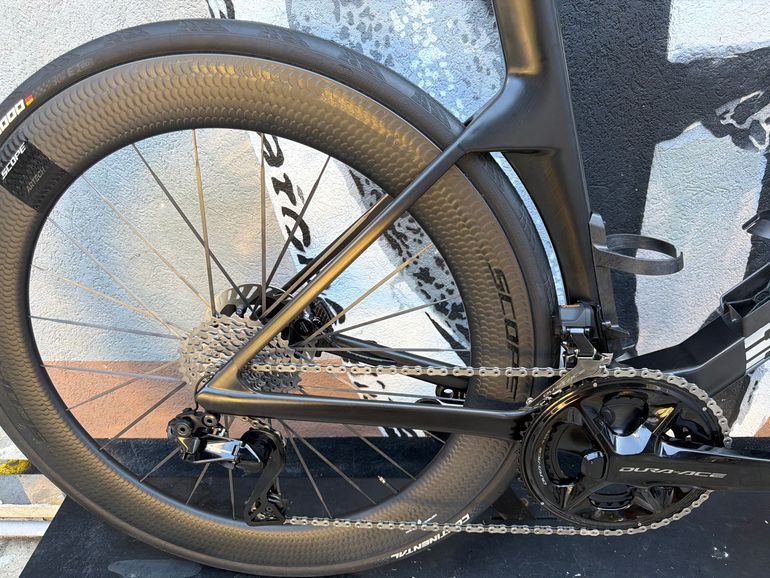 Używany BMC Teammachine R Shimano Dura Ace Di2 2027 Road & Gravel — zdjęcie 2 z 6
