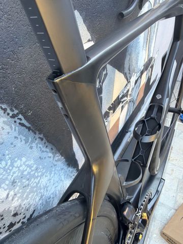 Used BMC Teammachine R Shimano Dura Ace Di2 2027 Road & Gravel, Black — image 6 of 6