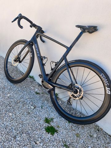 Used Scott Addict 10 2026 2026 Road & Gravel, Black — image 2 of 3