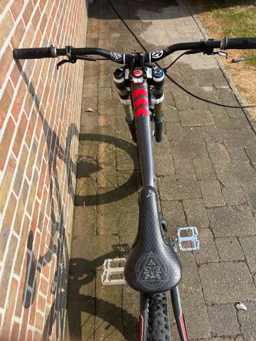 Used Santa Cruz V10 Shimano ZEE 2014 Mountainbike, Red — image 5 of 10
