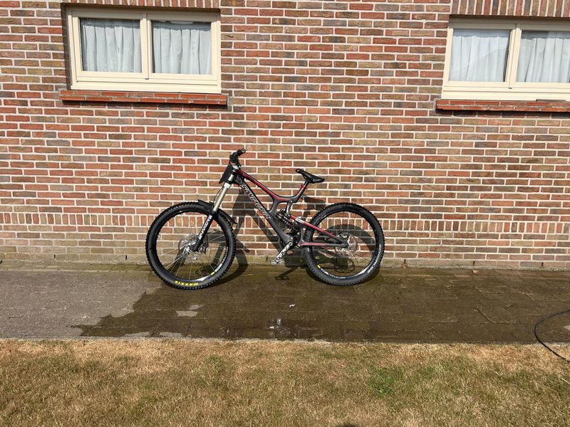 Used Santa Cruz V10 Shimano ZEE 2014 MTB