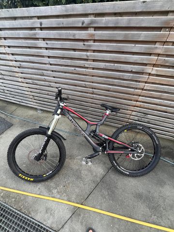 Used Santa Cruz V10 Shimano ZEE 2014 Mountainbike, Red — image 7 of 10