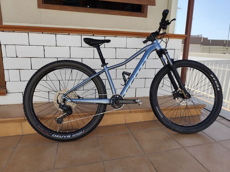 Brugt Scott 24 Shimano CUES 2026 MTB
