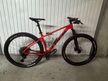 Tweedehands Trek Marlin 8 2022 2022 Mountainbike — afbeelding 2 van 9
