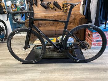 Evolve Custom Shimano 105 Di2 2026 Road & Gravel d'occasion