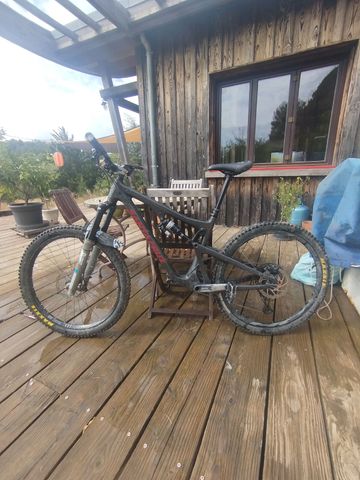 Używany Santa Cruz Bronson Carbon CC X01 2018 2018 MTB
