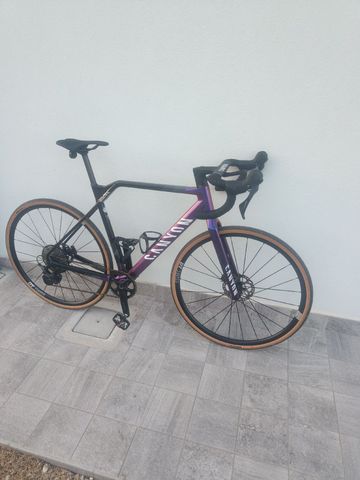 Canyon Inflite CF SL 6 2025 2025 Road & Gravel usato, Viola — immagine 1 di 5