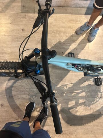 Used Specialized Status 160 2022 2022 Mountainbike, Blue, 29 — image 20 of 22