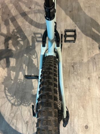 Käytetty Specialized Status 160 2022 2022 Mountainbike — kuva 22 / 22