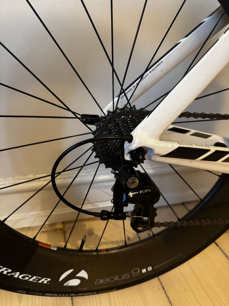 Used Trek Speed Concept 7.0 2014 2014 Road & Gravel, White — image 4 of 9