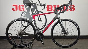 Used Giant DEFY ADVANCED 1 Disc Ultegra + DT SWISS WHEELS 2021 Road & Gravel