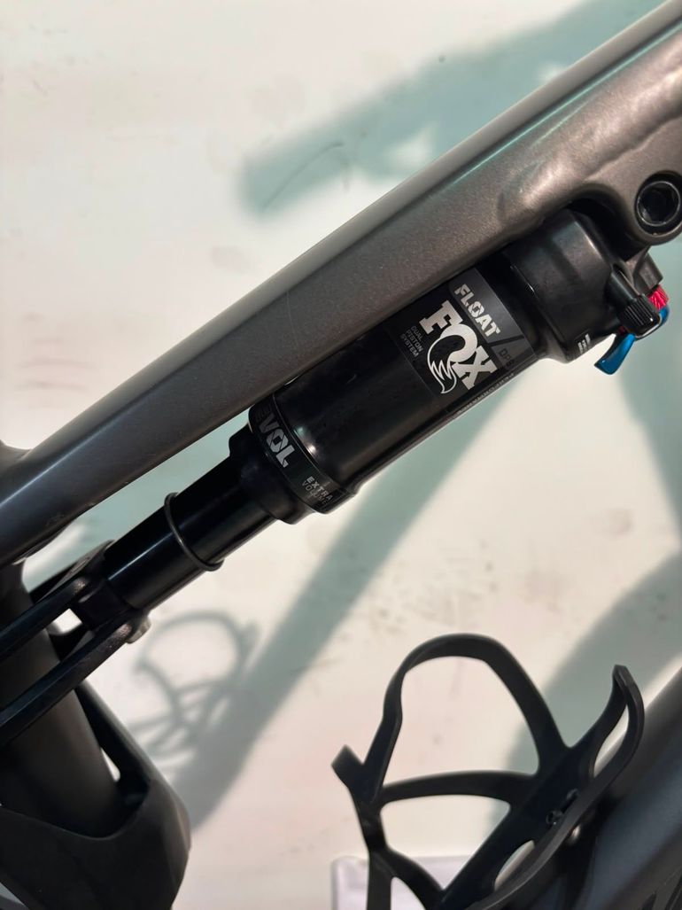 Gebrauchtes Commencal META TR ESSENTIAL 2 2022 2022 Mountainbike, Hellgrau, 29 — Bild 12 von 14