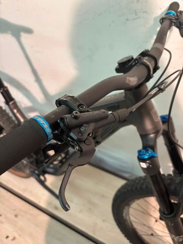 Used Commencal META TR ESSENTIAL 2 2022 2022 Mountainbike, Light Gray, 29 — image 9 of 14
