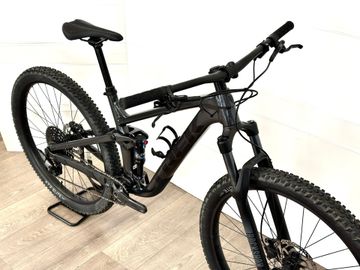 Trek Top Fuel 5 2023 2023 Mountainbike usato, Grigio chiaro — immagine 7 di 8