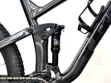 Trek Top Fuel 5 2023 2023 Mountainbike usato, Grigio chiaro — immagine 2 di 8