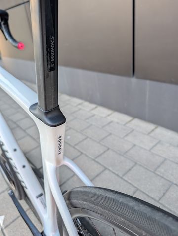 Used Specialized Roubaix SL8 Comp 2024 2024 Road & Gravel, White — image 15 of 17