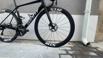 Used Giant Tcr advanced Shimano Ultegra Di2 2025 Road & Gravel, Black — image 4 of 8