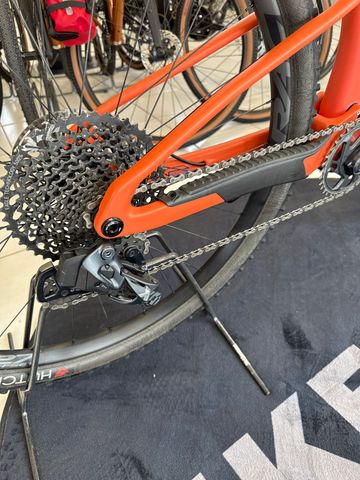 Tweedehands Santa Cruz Blur Sram X0 EAGLE AXS 2024 Mountainbike — afbeelding 3 van 6