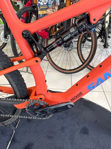 Tweedehands Santa Cruz Blur Sram X0 EAGLE AXS 2024 Mountainbike — afbeelding 4 van 6