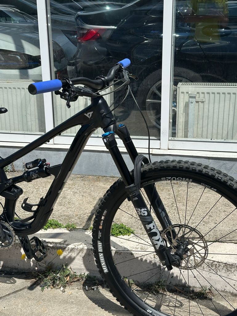 Used YT Custom SRAM GX 2025 Mountainbike, Black — image 9 of 14