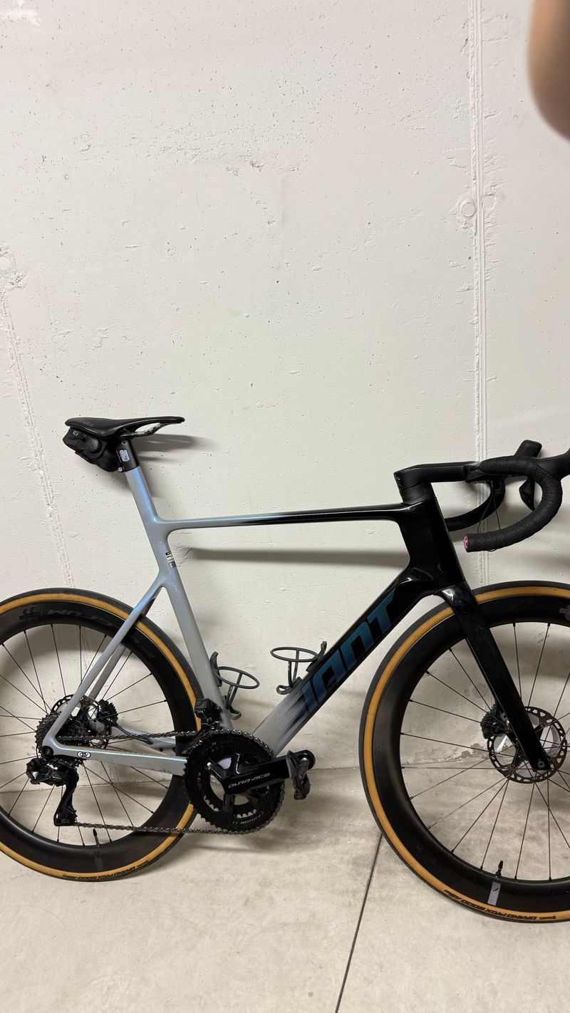 Gebrauchtes Giant Propel Advanced SL 0 2024 Frameset 2024 Road & Gravel, Schwarz — Bild 1 von 3
