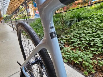 Used Scott Addict 50 2025 2025 Road & Gravel, White — image 3 of 4