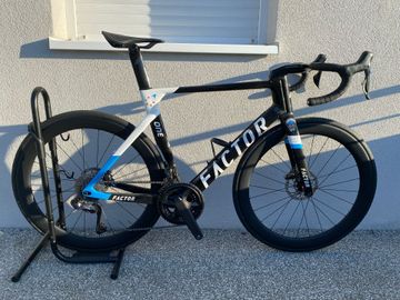 Used Factor One Shimano Ultegra Di2 2024 Road & Gravel