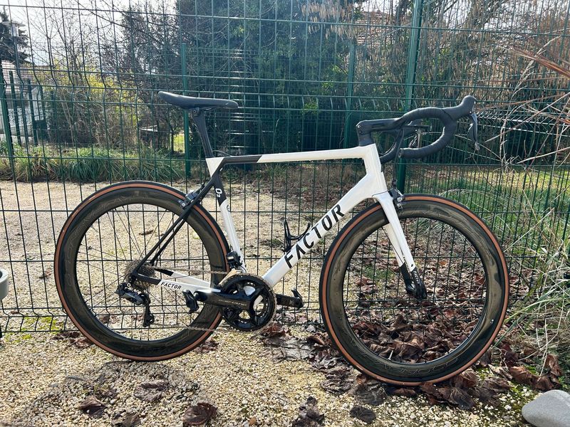 Použité Factor O2 Shimano Ultegra Di2 2022 Road & Gravel