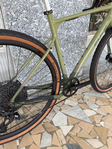 Gebrauchtes Fuji Jari SRAM Apex 2021 Road & Gravel, Grün — Bild 3 von 13