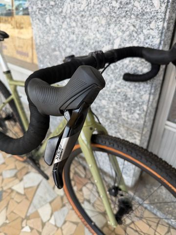 Gebrauchtes Fuji Jari SRAM Apex 2021 Road & Gravel, Grün — Bild 5 von 13