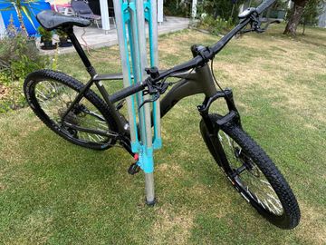 Used Orbea URRUN 30 2022 2022 Mountainbike, Light Gray, 29 — image 2 of 11
