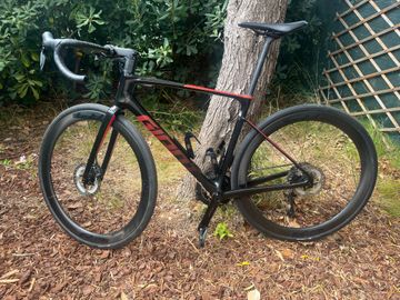 Gebrauchtes Giant Defy Advanced 1 2024 2024 Road & Gravel, Schwarz — Bild 2 von 3