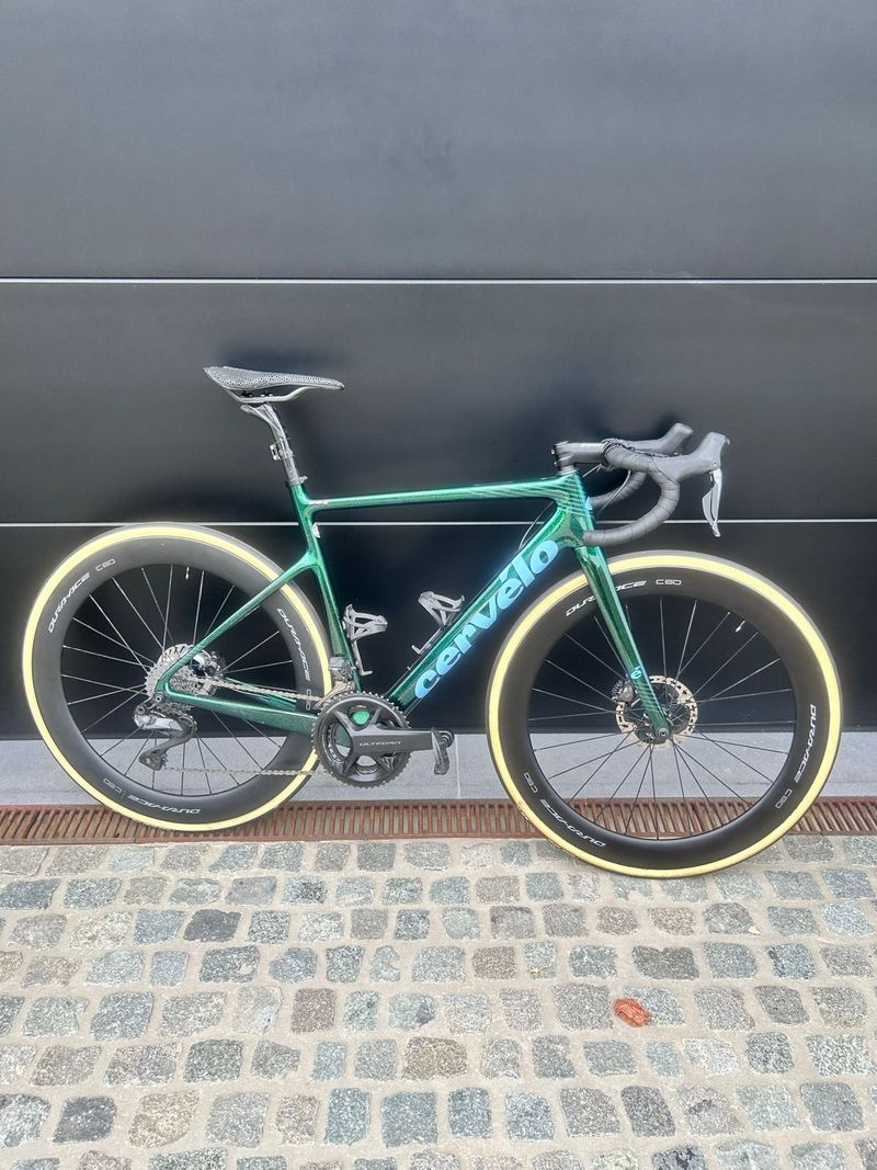 Käytetty Cervélo Caledonia Ultegra Di2 2023 2023 Road & Gravel