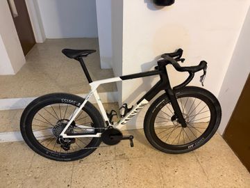 Käytetty Canyon Grail CF SLX 8 AXS 2025 2025 Road & Gravel