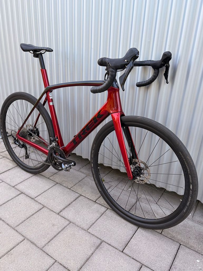 Trek Domane SL 5 2020 2020 Road & Gravel usato, Rosso — immagine 2 di 15