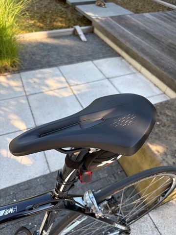Used Trek Madone 5.2 2011 2011 Road & Gravel, Black — image 5 of 12