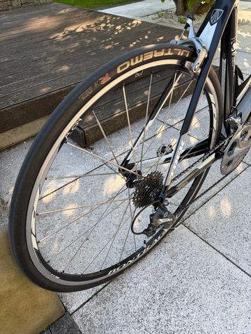 Used Trek Madone 5.2 2011 2011 Road & Gravel, Black — image 9 of 12