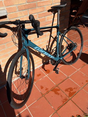 Tweedehands Giant Defy, Advanced 2 2022 2022 Road & Gravel — afbeelding 5 van 11