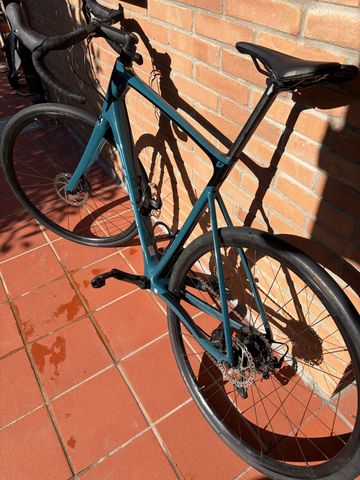Tweedehands Giant Defy, Advanced 2 2022 2022 Road & Gravel — afbeelding 4 van 11