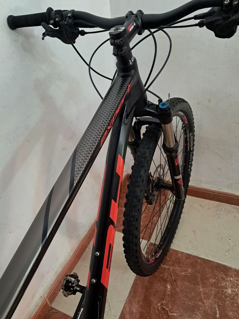 Gebrauchtes BH Custom Shimano Deore XT 2025 Mountainbike, Schwarz — Bild 2 von 16