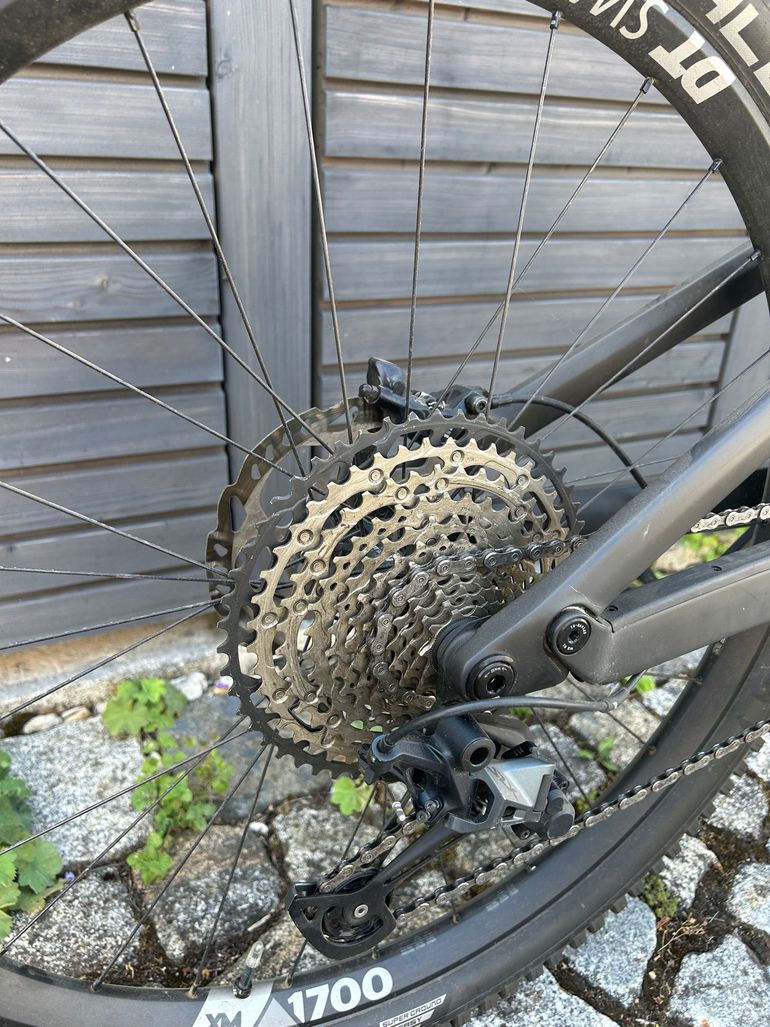 Canyon Neuron CF 8 2024 2024 Mountainbike d'occasion — image 3 sur 9