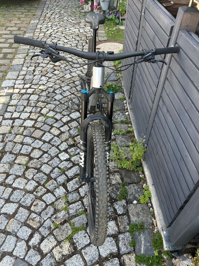 Canyon Neuron CF 8 2024 2024 Mountainbike d'occasion — image 9 sur 9
